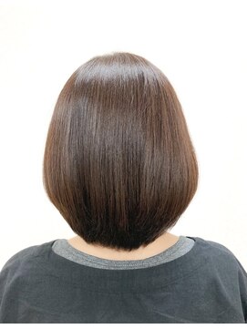 黄ぐまくん美容室 ミディアムレイヤー