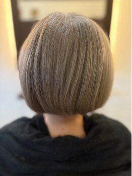 エルズ(elles')の写真/豊富なエイジングケア知識と技術で大人女性にもっとお洒落を。白髪を"活かす"選択肢。【白髪ぼかし】が人気