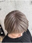 脱白髪染め/白髪染めを使わないグレイヘア