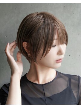 カライングドゥ(ing deux) 大人可愛い20代30代40代黒髪前下がりショートボブ丸みショート◎