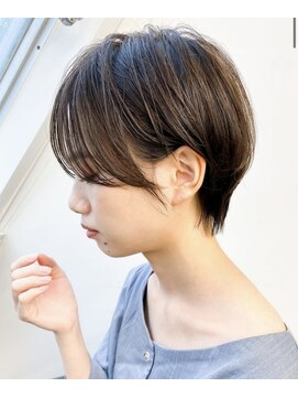 ショートボブ
