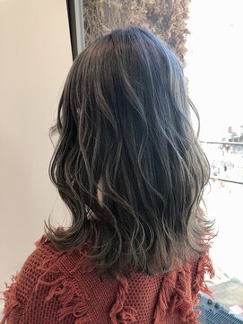 アッシュ 池袋店(Ash) ☆シルバーグレー☆ウェーブミディ　　＃池袋駅