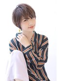 ことりベージュネイビーカラー毛先パーマ小顔ワンサイドショート