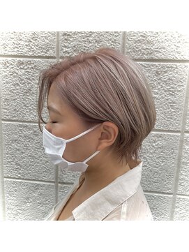 オーリーヘアー(Olliy hair) 刈り上げボブ/細めハイライト/ホワイトブロンド/30代40代50代