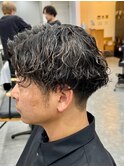 波巻きパーマセンターパートツイストスパイラルパーマ刈り上げ