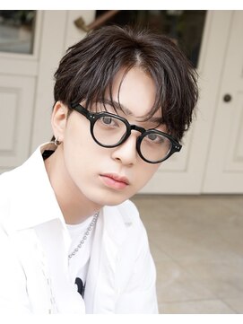 オーシャントーキョーウエスト 心斎橋 (OCEAN TOKYO WEST) 韓国ヘアニュアンスパーマカルマセンターパートコンマヘアウルフ