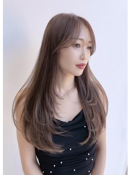 ジーナ サンシャイン通り池袋(Zina) レイヤーカット×ミルクティグレージュ