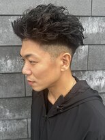 ヒュイル バイ ニアウ(Hwyl by Niau) メンズオールバックリバースパーマシャドウパーマスペインカール