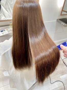サロン ハリウッド(Salon Hollywood)の写真/お一人おひとりの髪質に合わせてオーダーメイド施術！自然なストレートでダメージレスな美髪を手に入れて♪