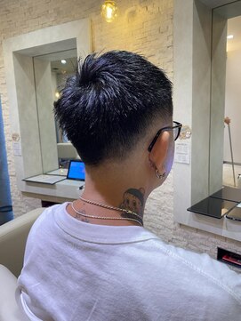 ヴィサージュプラス(VISAGE plus) 清潔感フェード×ナチュラルショート