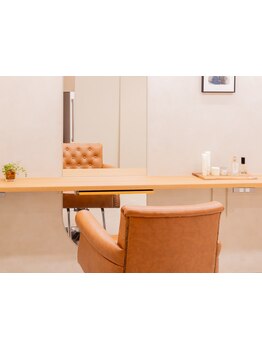 【落ち着きのある洗練された店内】丁寧なおもてなし♪個室でのカウンセリング・施術も可能◎