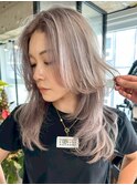 ブリーチホワイトベージュハイトーンロングおくれ毛_ba562582
