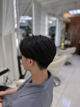 クオリス 赤塚店(QUALIS) 秋メンズ◎刈り上げセンターパート×ニュアンスパーマで好印象