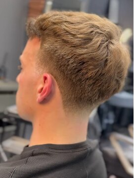 フランクスバーバーリベラルド 横浜(FRANK'S BARBER LIBERALD) MEN’S HAIR /ブルーブラック/テーパーフェードTK