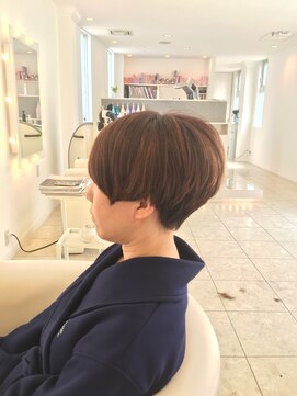 サロン ド コワフュールシェ トモ(salon de coiffure chez tomo) ジオメトリックカット