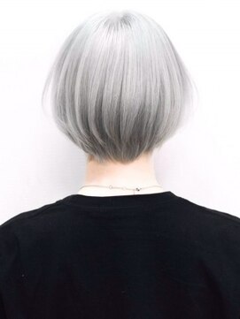 クアトロ グランシュ 川崎店(QUATRO × GranCieux) 【QUATRO】シルバーカラー×ボブ