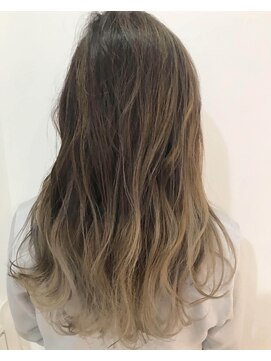 e.m.a プレミアムビューティーサロン 栄駅店(e.m.a PREMIUM BEAUTY SALON) バレイヤージュで作ったアッシュベージュ