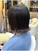 カラーやパーマで傷んだ毛先をバッサリイメチェン☆