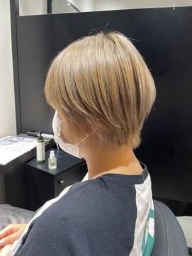 ワン バイ ジエクト(One by The Ect) ハイトーンショート×マッシュショート×ブリーチ×ミセス