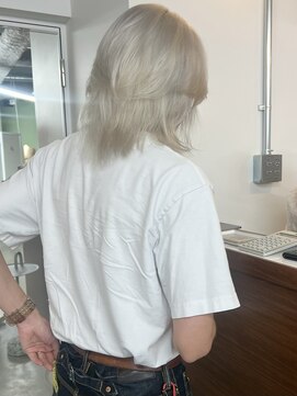 リヴ ウメダ(LIV umeda) ホワイトカラー/ハイトーン/トリプルカラー【梅田】