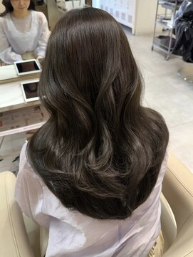 ユニ 表参道(uni) 大人気の韓国女優風くびれレイヤーカット/ヨシンモリ/エギョモリ