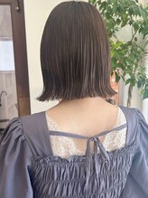 肌なじみと透明感を大切にした大人のためのデザインカラー