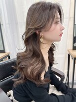 キティー サカエ(kiti SAKAE)&nbsp;グレージュ/レイヤーカット/ハッシュカット/オリーブベージュ/栄