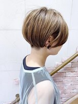 モリオ フロム ロンドン 成増店 【morio成増 セリザワ】刈り上げショートボブ ハイライトカラー
