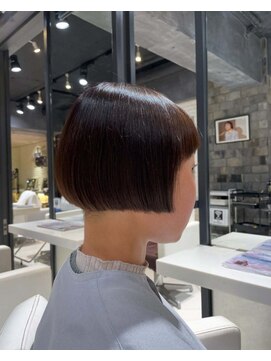 レブリィゼンコー イオンモール多摩平の森店(Reverie ZENKO) ぱつっとミニボブ ZENKOイオンモール多摩平の森