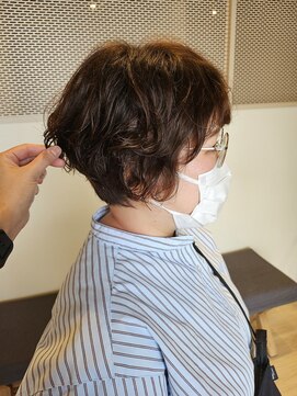 アン アイズ(ann EYES) ショートボブ前髪ありイメチェン20代30代40代50代水素パーマ