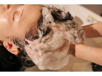 デフ リミテッド バイ デフ カッヅ(DEF-LIMITED by DEF CUTZ)の写真/心身の状態を現している頭皮。そのお悩み、ケア知識豊富なスパリストにお任せください☆