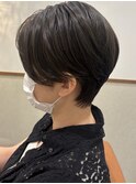 自然に流れるハンサムショート