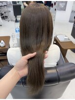 シュウ(shu) オリーブグレージュ