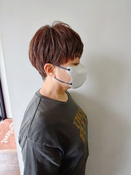 ラトリエコンタン(L´atelier Content) 30代40代50代おすすめ　襟足刈り上げマッシュベリーショート