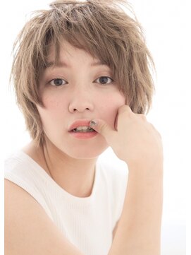 ヘアーズベリー くずは店(hairs BERRY) 透明感際立つ自然派ショートスタイル