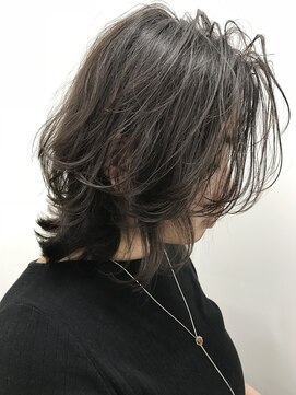 キューズ クラブ(cuz KLUB) 【cuzKLUB】ウルフレイヤー×グレージュ