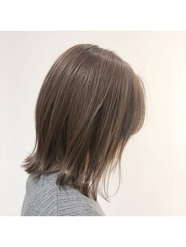 オットー バース(Otto BIRTH) やわらかグレージュカラー