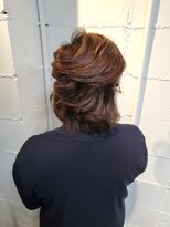 パリスパート2 ゆるっとニュアンス ねじりハーフアップヘアアレンジ