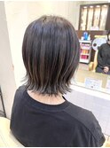 外ハネ切りっぱなしボブ