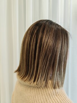 ビーエリアプレミアータ(BE AREA PREMIATA) 切りっぱなしボブ、バレイヤージュ。