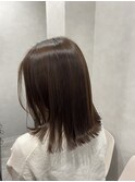 ミディアムレングス外はねボブ