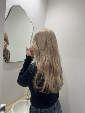 モニカ 栄店(MONIQA) ミルクティーベージュ