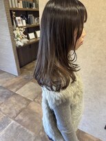 イロハ(iroh)&nbsp;イルミナカラー/骨格補正スパ/レイヤーカット