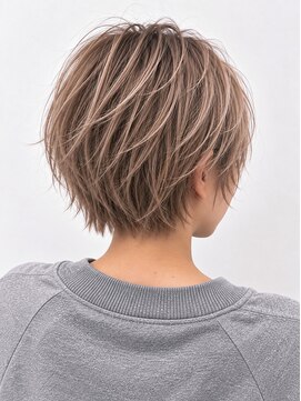 ソレイユトウキョウシブヤ(SOLEIL TOKYO shibuya) ショートレイヤーホワイトミルクティーハイライトブリーチ