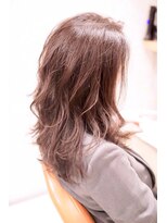 ミッシェル アフロート(michelle afloat)&nbsp;20代30代40代50代トップに動きがある小顔ひし形ロングスタイル