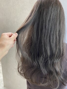 ジーナ 勝どき(Zina) 【Zina】エアリーミディ/黒髪/ホワイトアッシュ/ショートパーマ