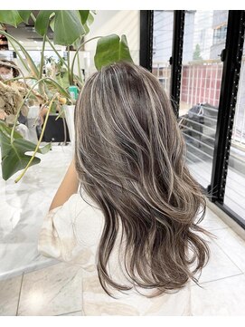 ブレンド 渋谷(BLend) ハイライトマチルダボブインナーグレージュ 前髪