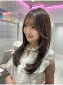 ダークアッシュ/ミディアムレイヤーカット［髪質改善/縮毛矯正］