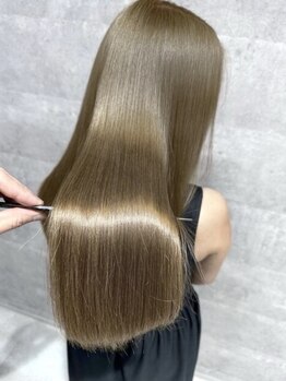ルーツ(ROOTS)の写真/*誰かと同じヘアケアではなく*あなたの髪質に合わせて調合するオリジナルTrはブリーチ毛にも効き目◎