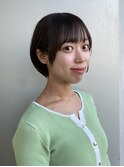 丸みショート前下がりセンターパートハンサムくびれショート